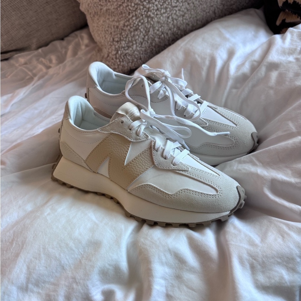 New Balance 327 Sneakers - never worn